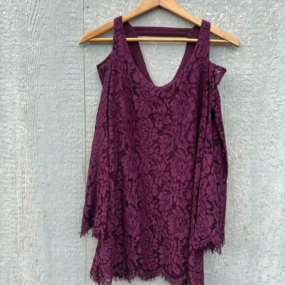 CHASER XS  Purple‎ Dress Lace Overlay Cold Shoulder Bell Sleeve - Picture 1 of 4